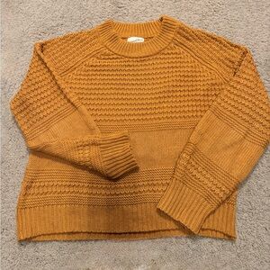 Universal Thread Sweater, chunky knit, size medium, crewneck. Mustard.